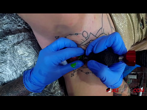 ❤️ Ekstremno tetovirana zgoda Sully Savage tetovirala se na klitorisu ❌ Porno na bs.canalblog.xyz